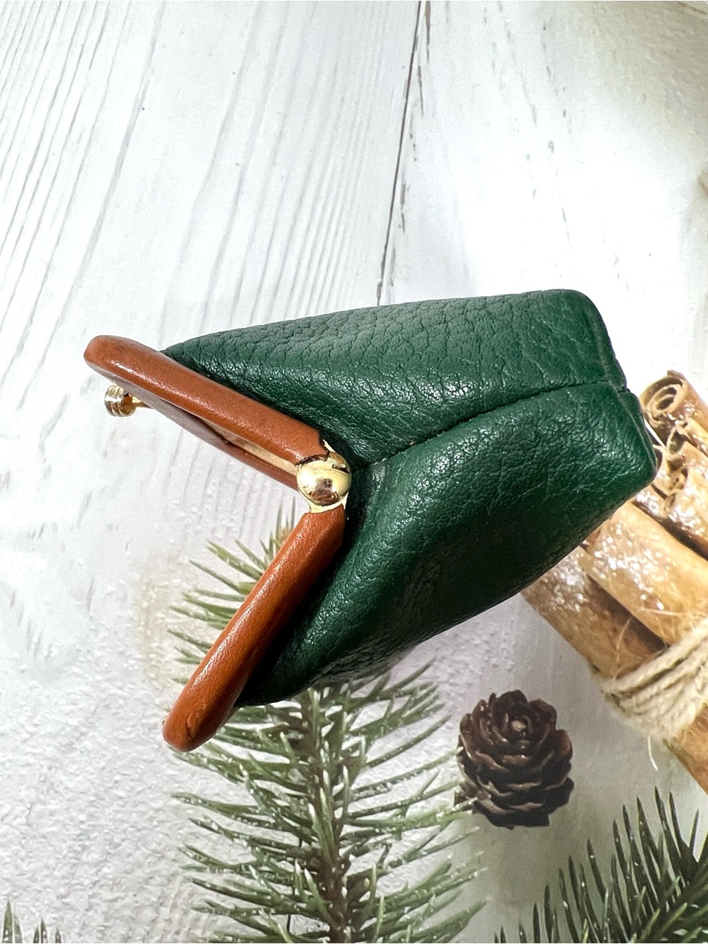 🦆 DOONEY & BOURKE AWL PEBBLED KISSLOCK COIN POUCH IN FOREST GREEN WITH TAN TRIM - Picture 7 of 9